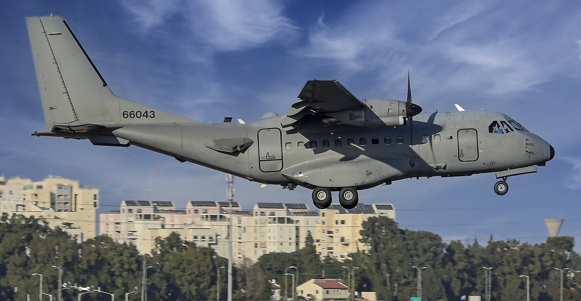 Pesawat jenis CN-235 yang digunakan milier Amerika Serikat