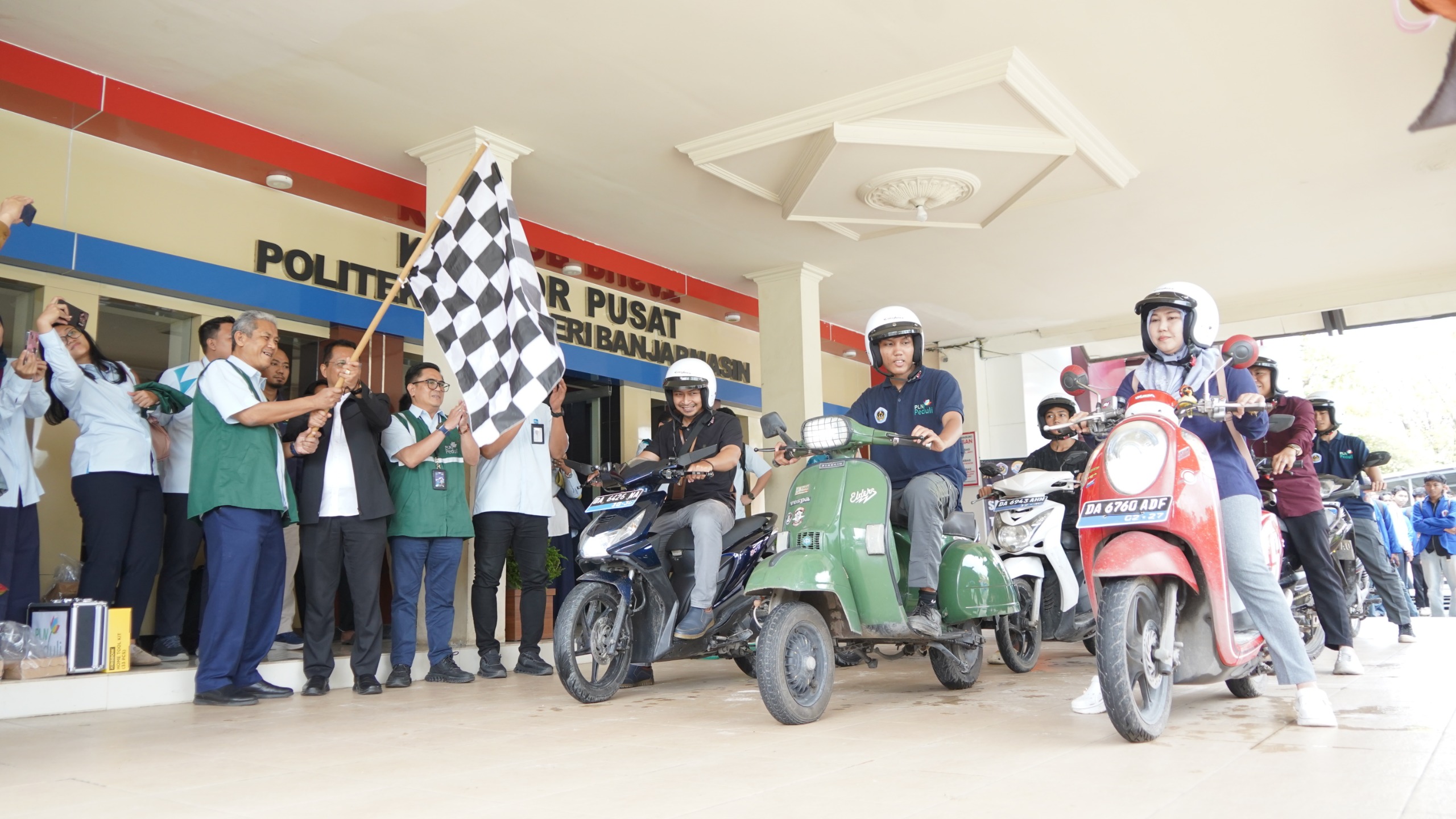 Pelepasan motor listrik hasil konversi sebagai bagian dari implementasi Program ELVI SUKESI yang mendukung pengembangan kendaraan ramah lingkungan.