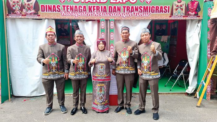 JOB FAIR: Stan Disnakertrans Kotim di Sampit Expo 2026 yang sediakan ratusan lowongan pekerjaan. FOTO: IST /RADAR SAMPIT