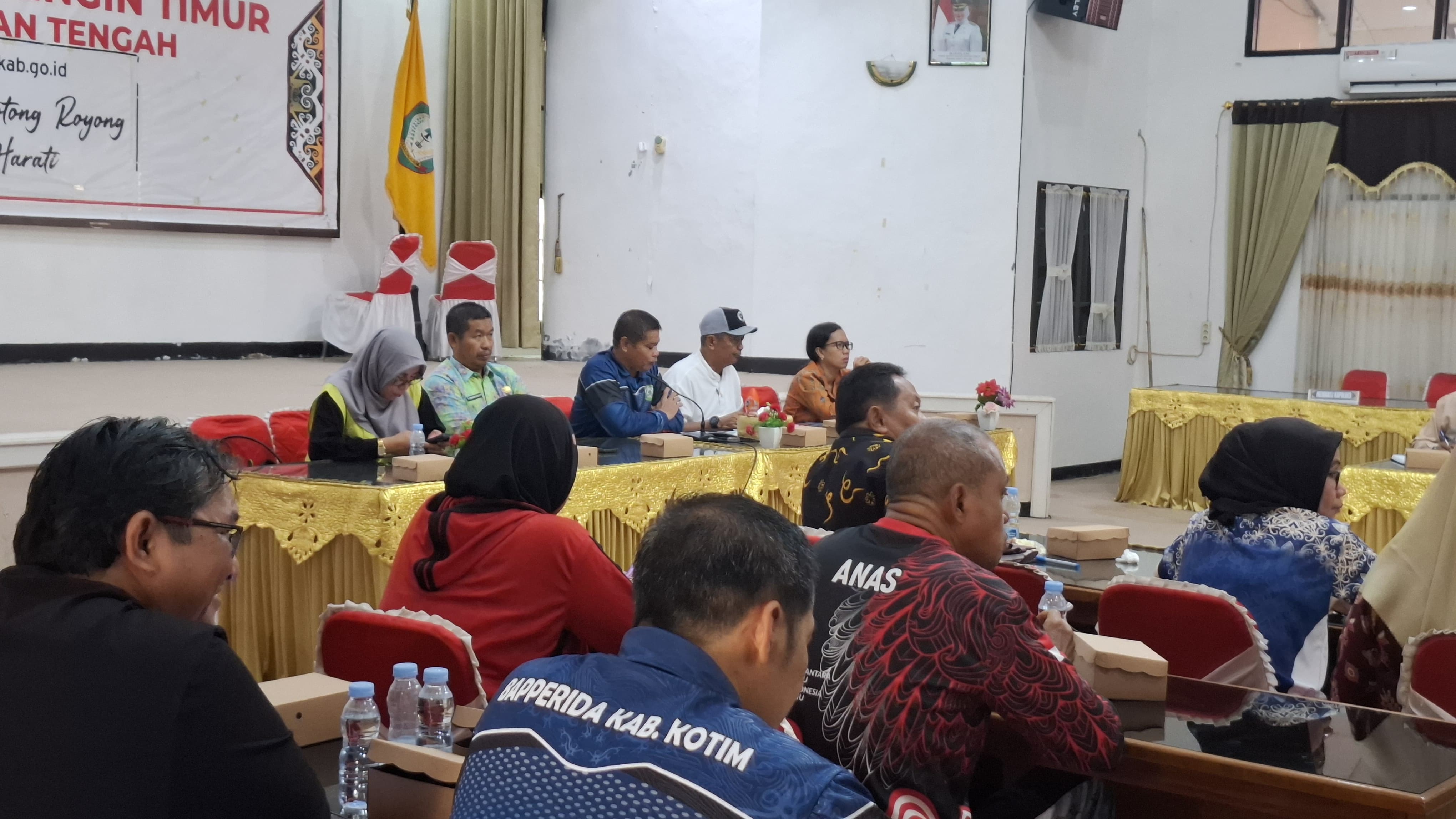 RAPAT: Rapat penetapan dan penyusunan proyek strategis daerah tahun anggaran 2026 di Aula Sei Mentaya Bapperida Kotim, Jumat (9/1).&nbsp;BAPERRIDA KOTIM UNTUK RADAR SAMPIT&nbsp;