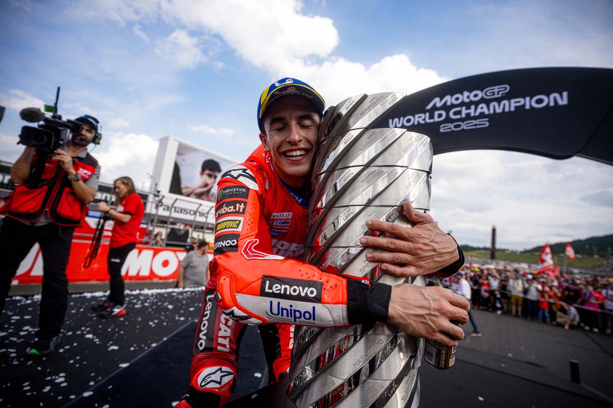 Pembalap Ducati Lenovo Marc Marquez saat jadi juara MotoGP 2025.