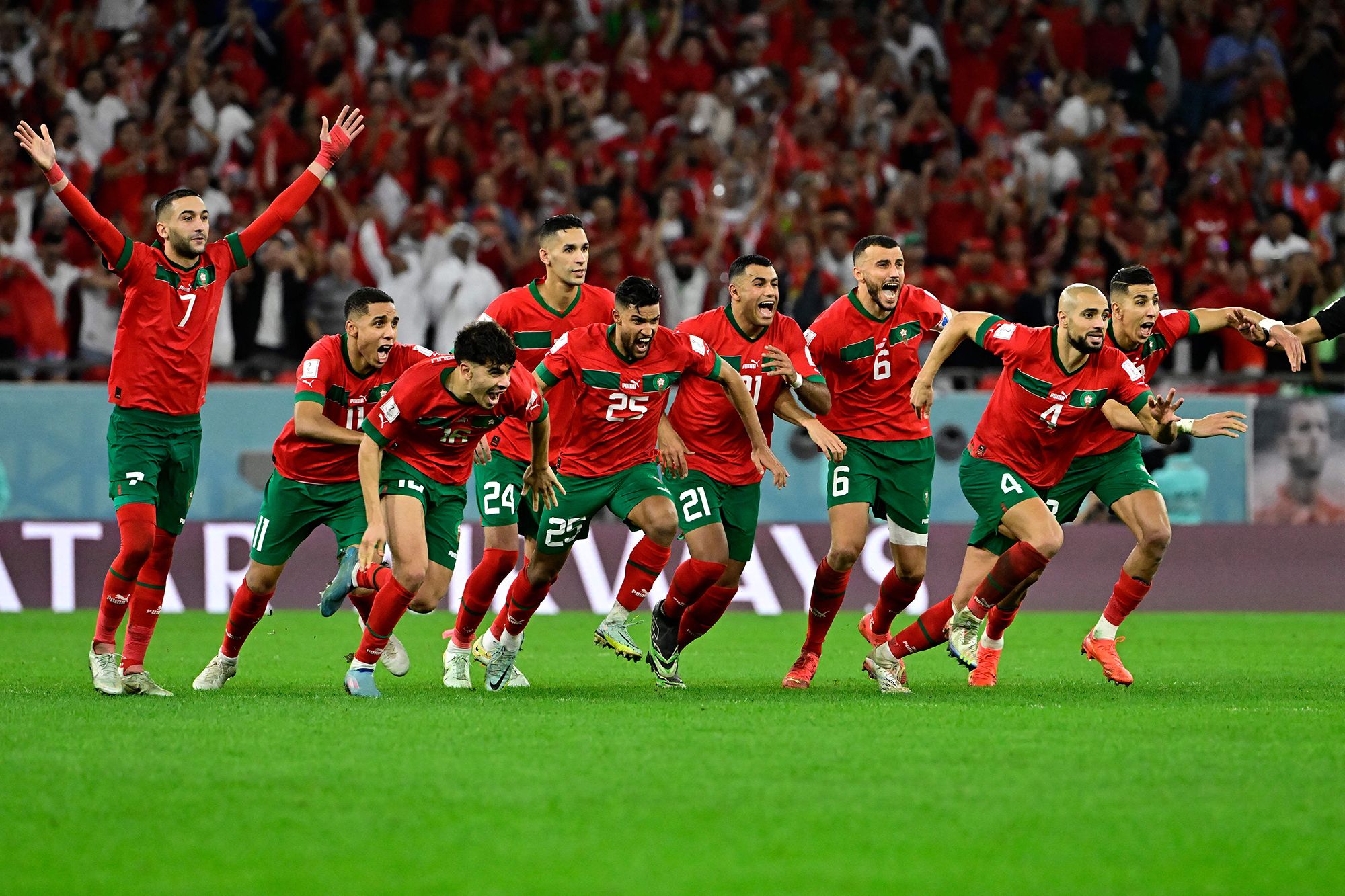 Selebrasi pemain timnas Maroko setelah menang adu penalti, untuk menuju final Piala Afrika 2025.