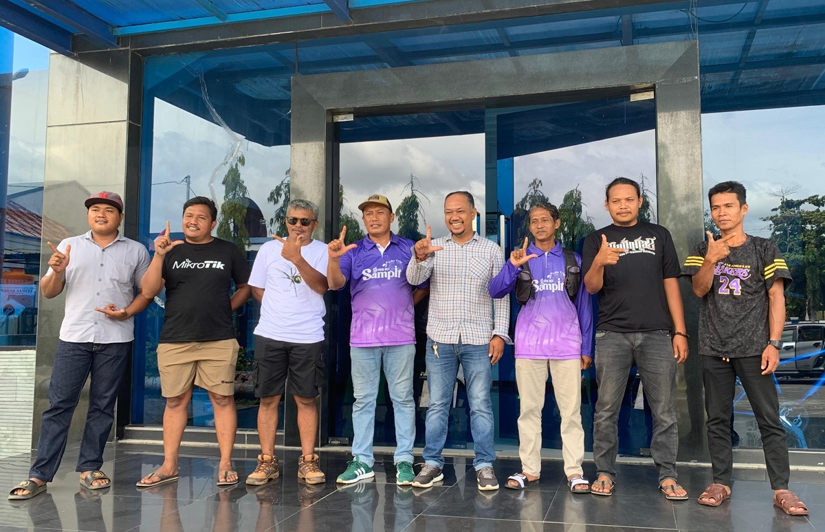 SAYANG ANAK: Para orangtua yang ikut mendapingi anaknya