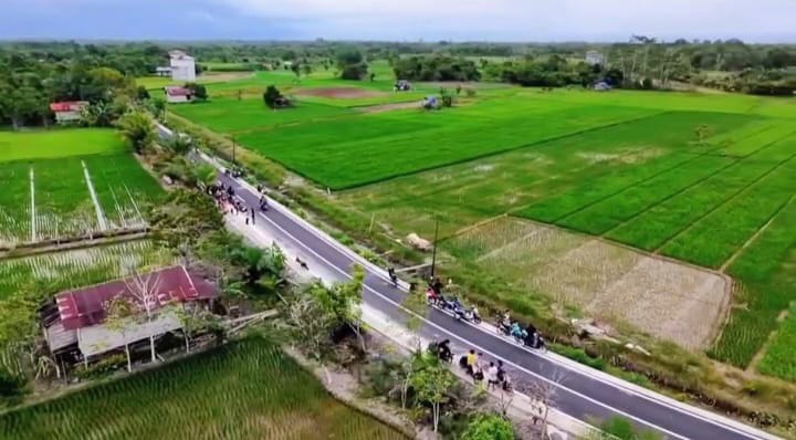 Jalan Pelita di Desa Tinduk, Kecamatan Baamang, Kabupaten Kotawaringin Timur.