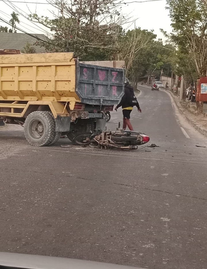 Kecelakaan lalu lintas terjadi di Jalan Natai Arahan, Terminal Natai Suka, Kelurahan Baru, Kecamatan Arsel, Kabupaten Kobar belum lama ini.