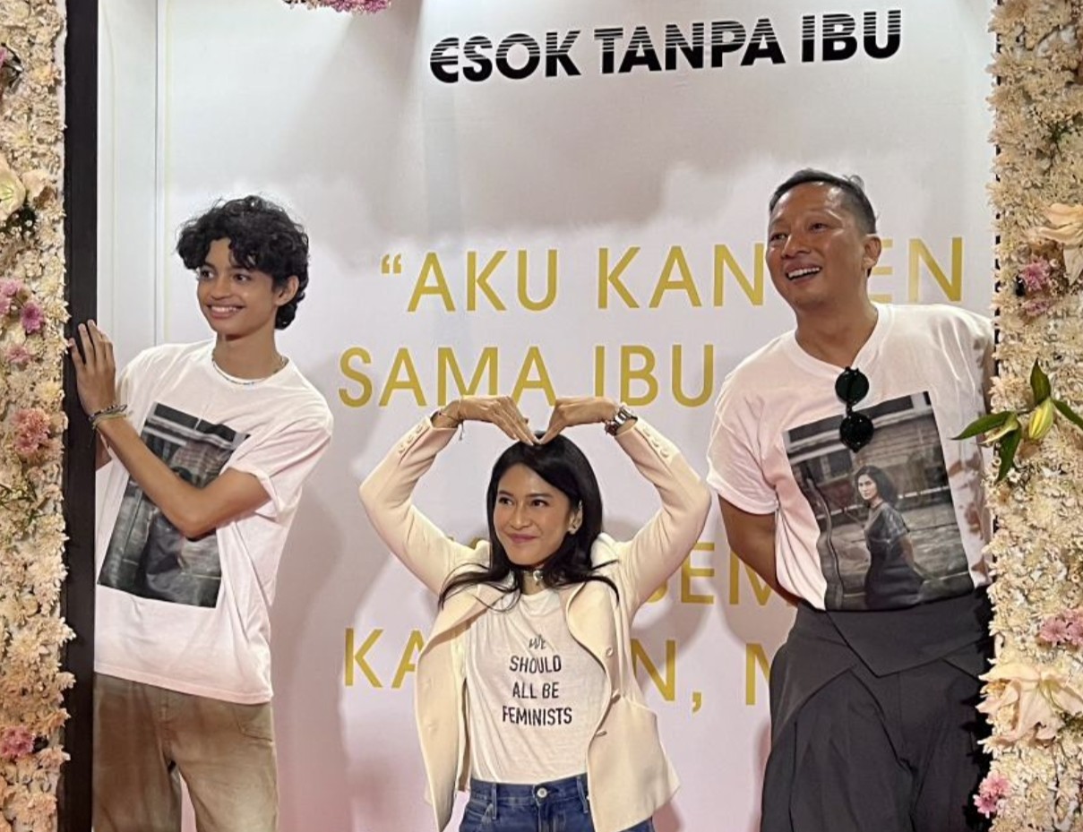 Para pemeran utama Film Esok Tanpa Ibu, saat sesi jumpa pers belum lama tadi