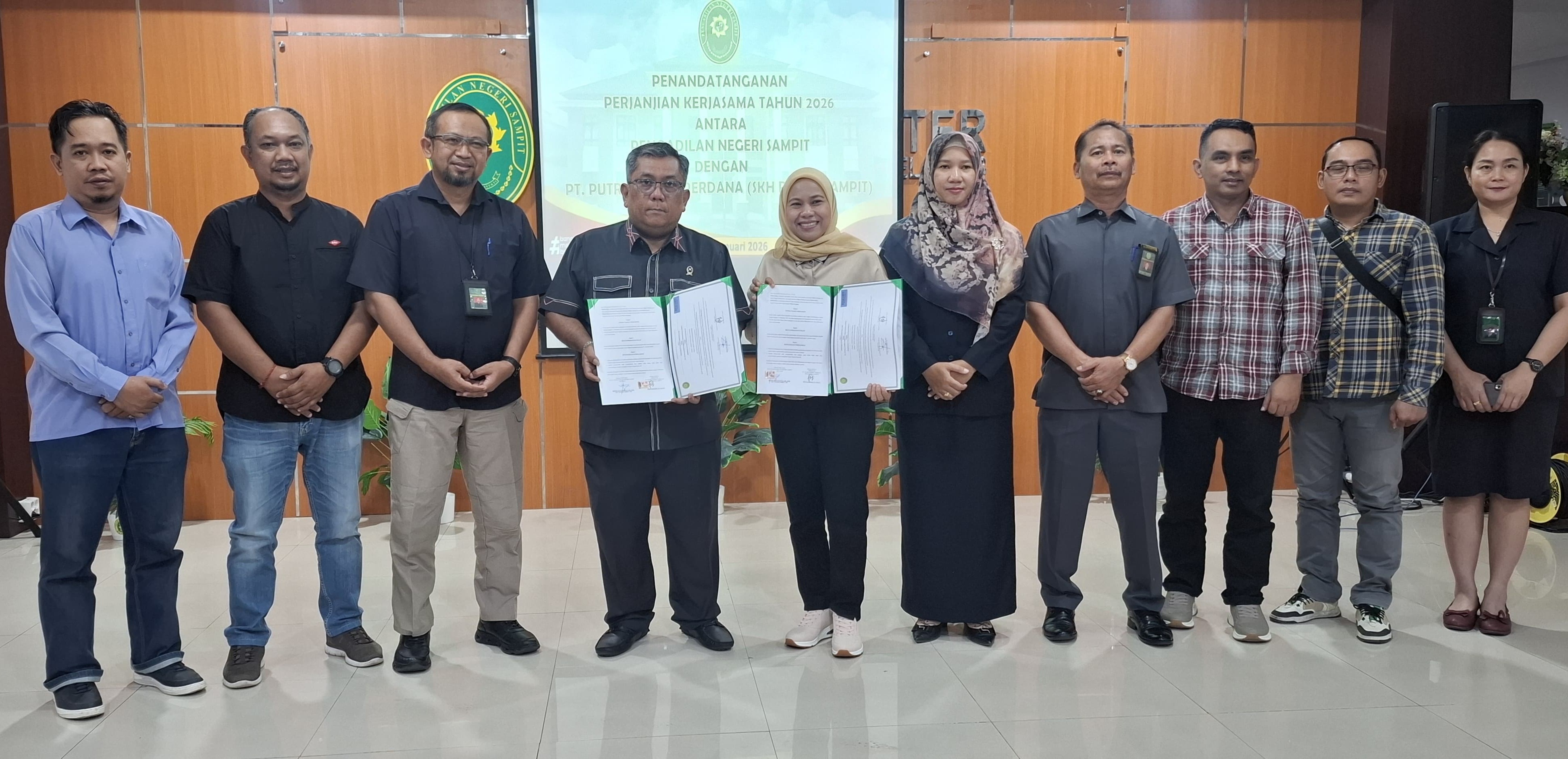 Surat Kabar Harian Radar Sampit dan Pengadilan Negeri (PN) Sampit kembali melanjutkan kerja sama strategis pada tahun 2026 sebagai bentuk komitmen bersama dalam mendukung transparansi, keterbukaan