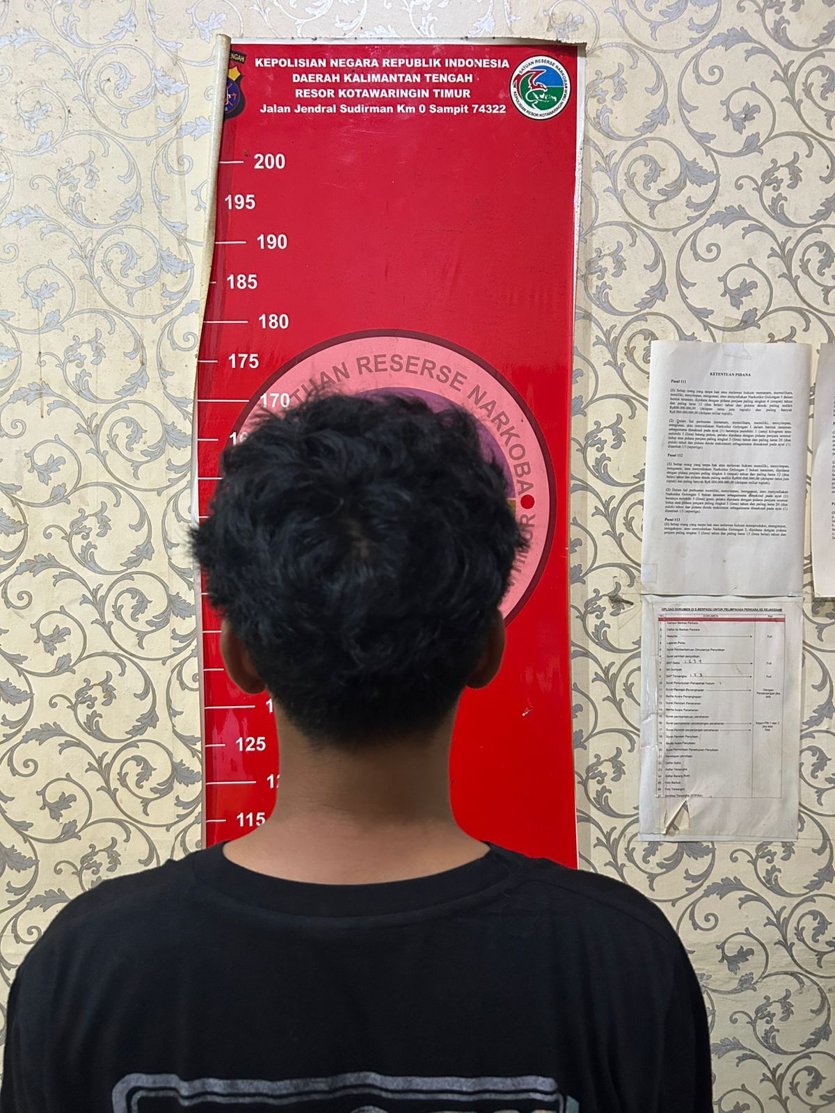 BEKUK : Pelaku DA ditangkap polisi karena terlibat narkoba. FOTO: POLRES KOTIM/RADAR SAMPIT