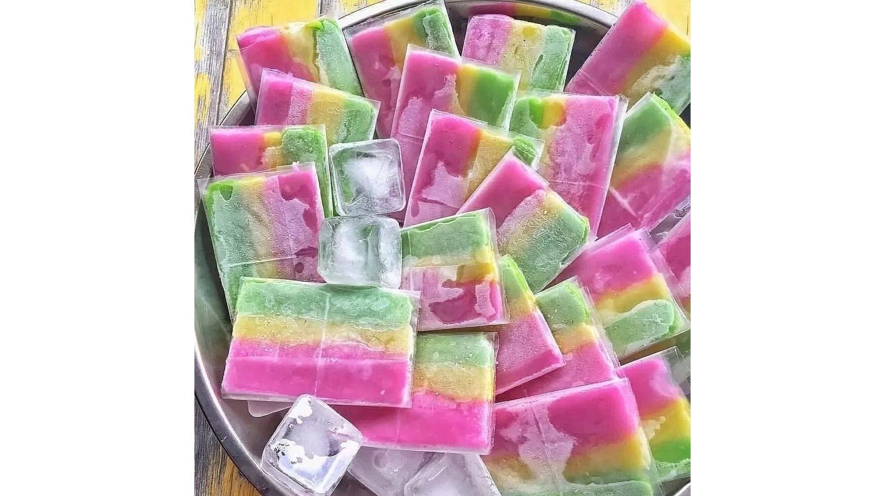 Es gabus/es kue jadul (Pinterest)