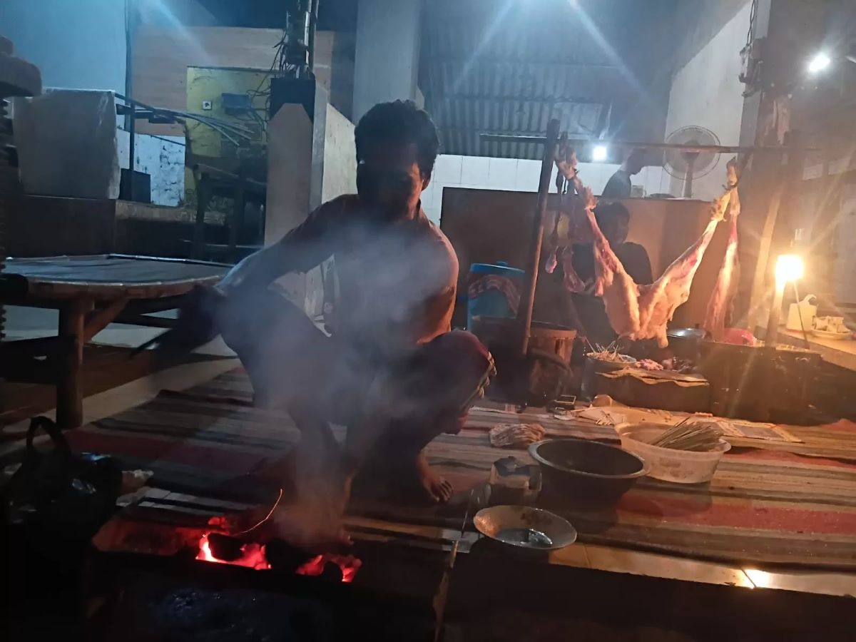 Kuliner sate lokal menjadi salah satu kuliner terbaik di dunia yang disukai seluruh orang (Radar Surabaya Bisnisa)