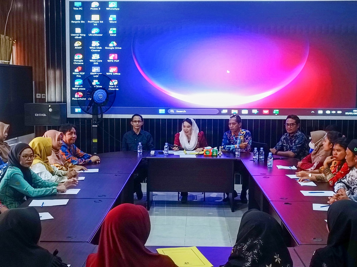 : Plt Kepala Dinas Pendidikan Seruyan Weduline melaksanakan proses penataan  pegawai pemerintah dengan perjanjian kerja.