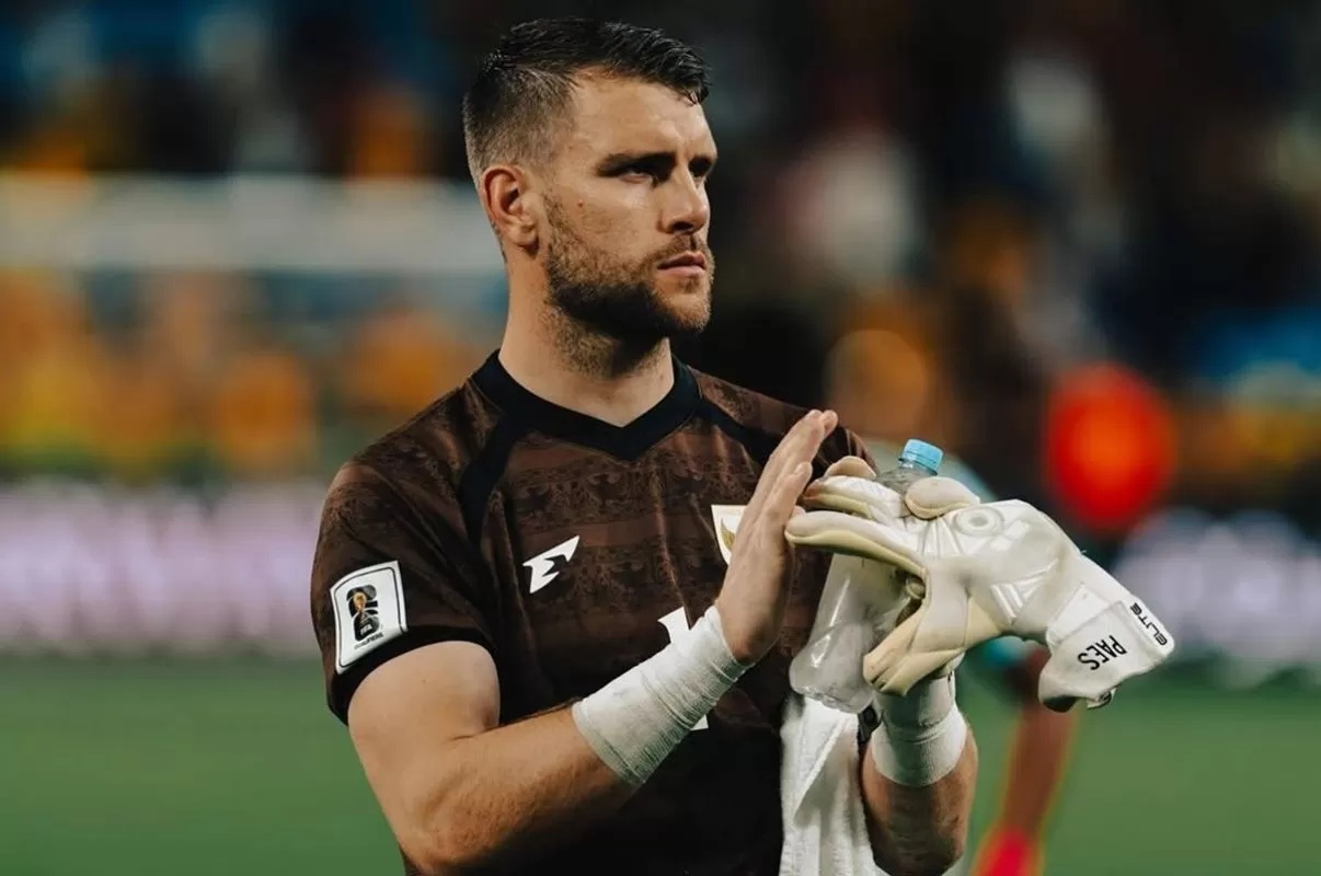 Pindah ke Ajax, Maarten Paes jadi pemain Indonesia pertama di Liga Champions Eropa! (Instagram.com/@maartenpaes)