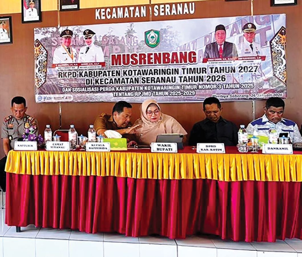 Anggota DPRD Kotim dari Daerah Pemilihan (Dapil) II,  Abdul Kadir (dua dari kanan) menghadiri Musrenbang di Seranau