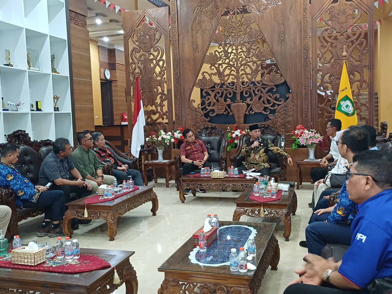 Pertemuan Bupati Kotim Halikinnor bersama pihak Lion Air Group di Rumah Jabatan Bupati, Kamis (29/1/2026).