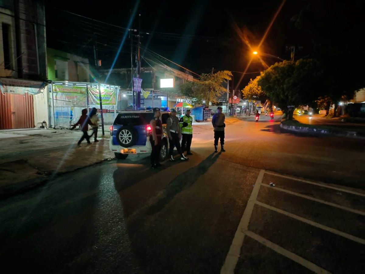 PATROLI : Polresta Palangka Raya melaksanakan patroli Harkamtibmas sekaligus berburu pelaku balap liar pada Kamis (29/1/2026) malam. FOTO: IST/RADAR SAMPIT