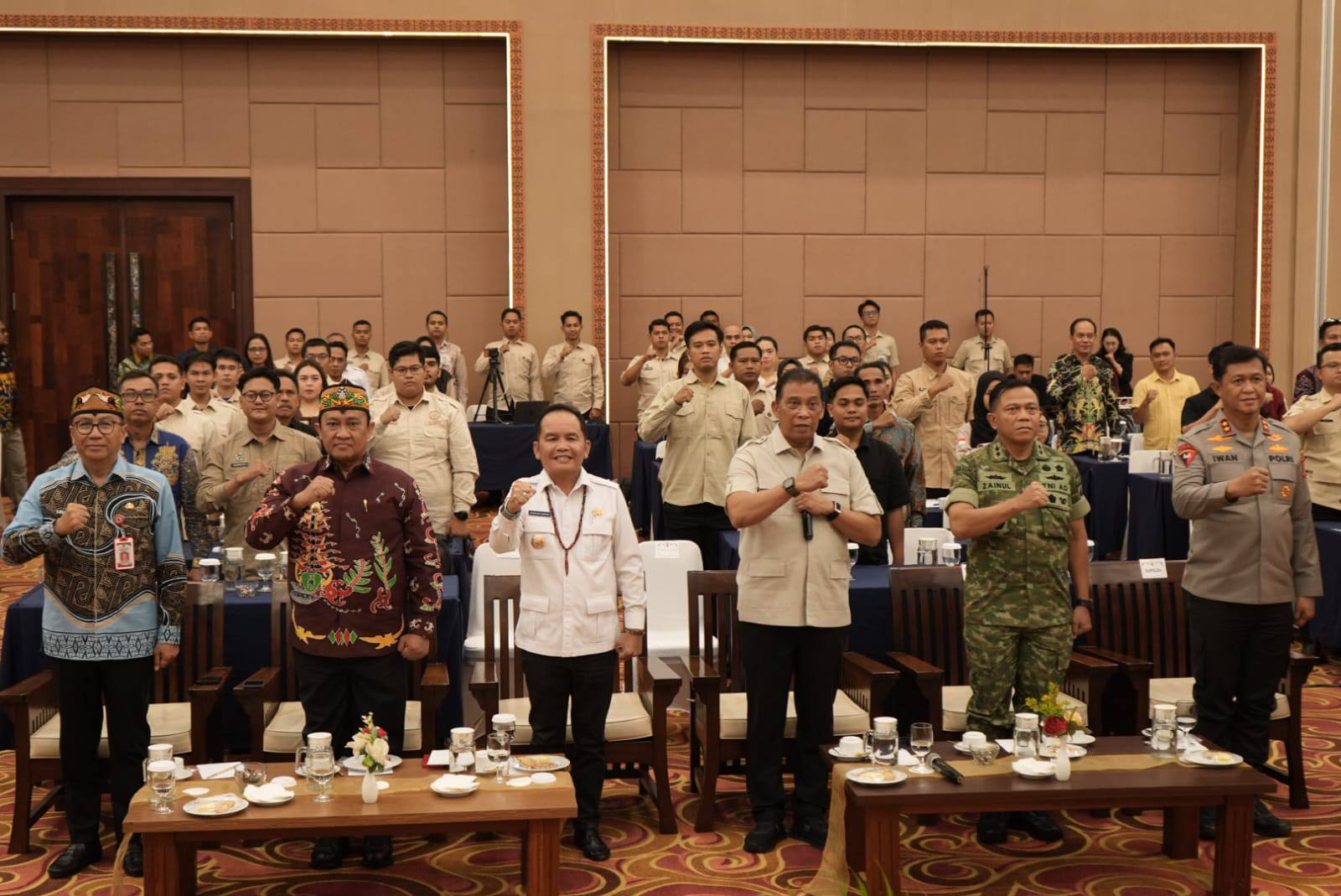 Gubernur Kalteng Agustiar Sabran, dan Wagub Kalteng, serta jjaran forkopimda dan pejabat pemprov dalam salah satu kegiatan pemerintahan, baru-baru tadi.