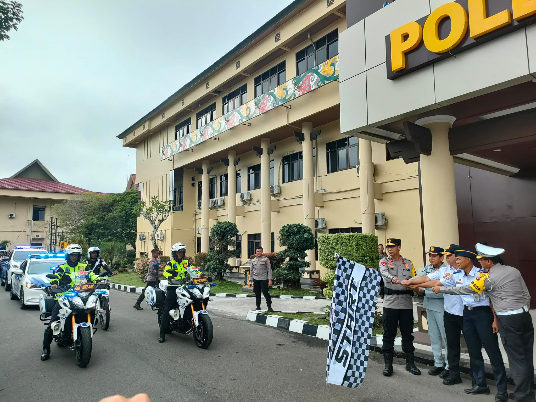 Pelepasan patroli gabungan di Mapolda Kalteng menandai diawalinya Operasi Keselamatan Telabang 2026, Senin (2/2).