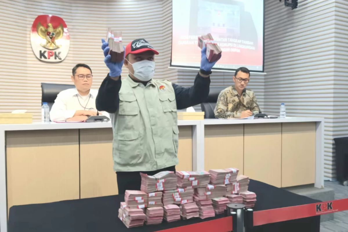 KPK temukan barang bukti uang Rp 850 juta dalam OTT di Pengadilan Negeri (PN) Depok, Jawa Barat. (Istimewa)