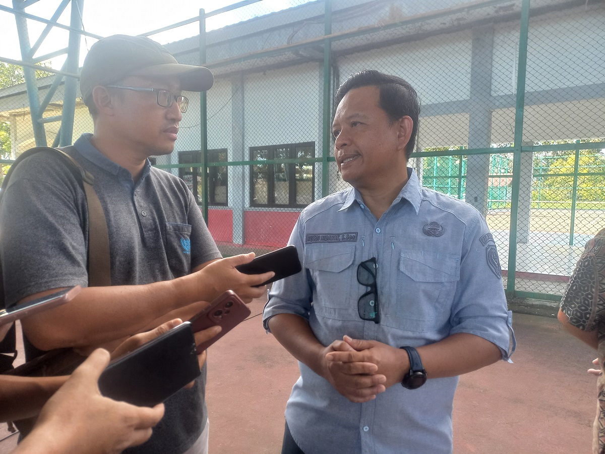 Kepala Dinas Pemberdayaan Masyarakat dan Desa (DPMD) Kabupaten Seruyan Rusdi Hidayat  (kanan)