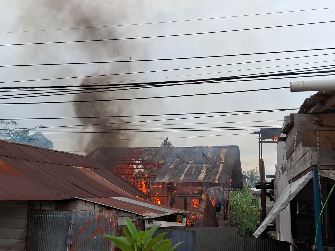 Kebakaran rumah warga terjadi pada Senin sore (9/2/2026) di Jalan Sukabumi Barat, Kelurahan Baamang Hilir, Kecamatan Baamang, Kabupaten Kotawaringin Timur (Kotim)