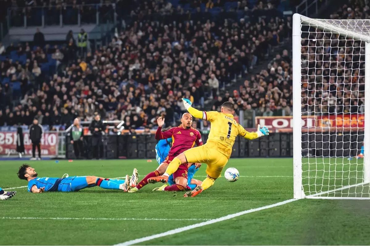 Dwigol Donyell Malen bawa AS Roma samai poin Juventus di klasemen Serie A. (X/@ASRomaEN)