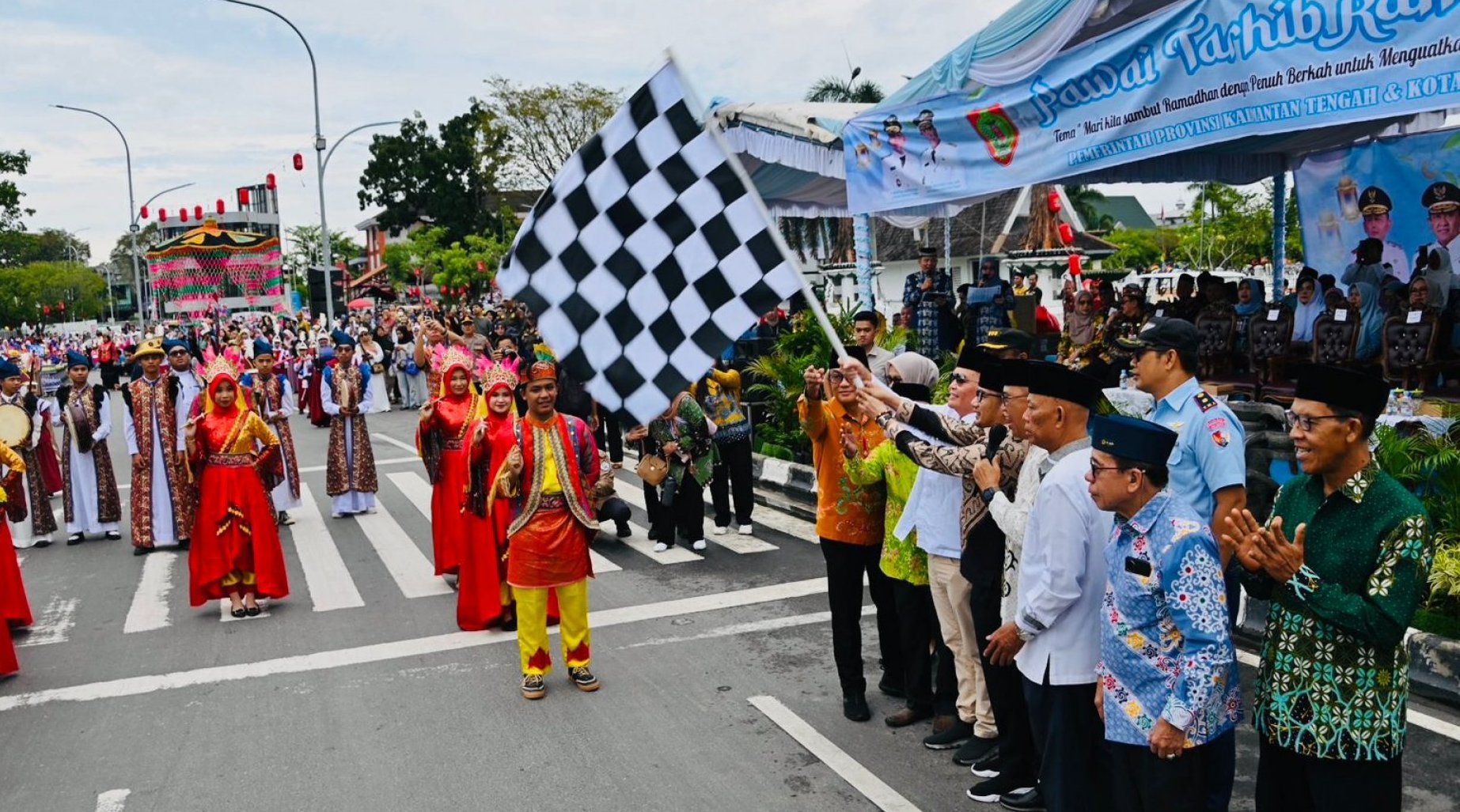 Pelepasan peserta Pawai Tarhib menyambut Ramadan 1447 di kawasan Bundaran Besar Palangka Raya, Kamis (12/2).