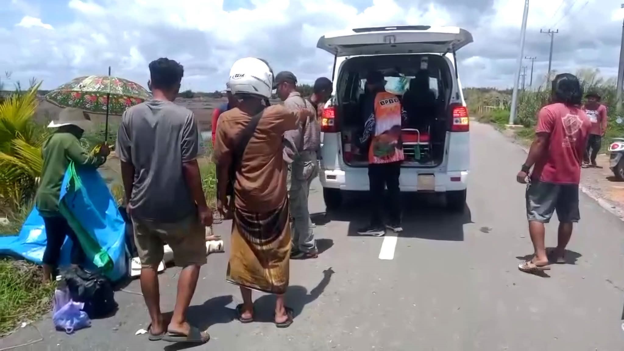 Kecelakaan tunggal di jembatan Desa Tanjung Putri, Kecamatan Arut Selatan, Kabupaten Kotawaringin Barat, Sabtu (14/2)