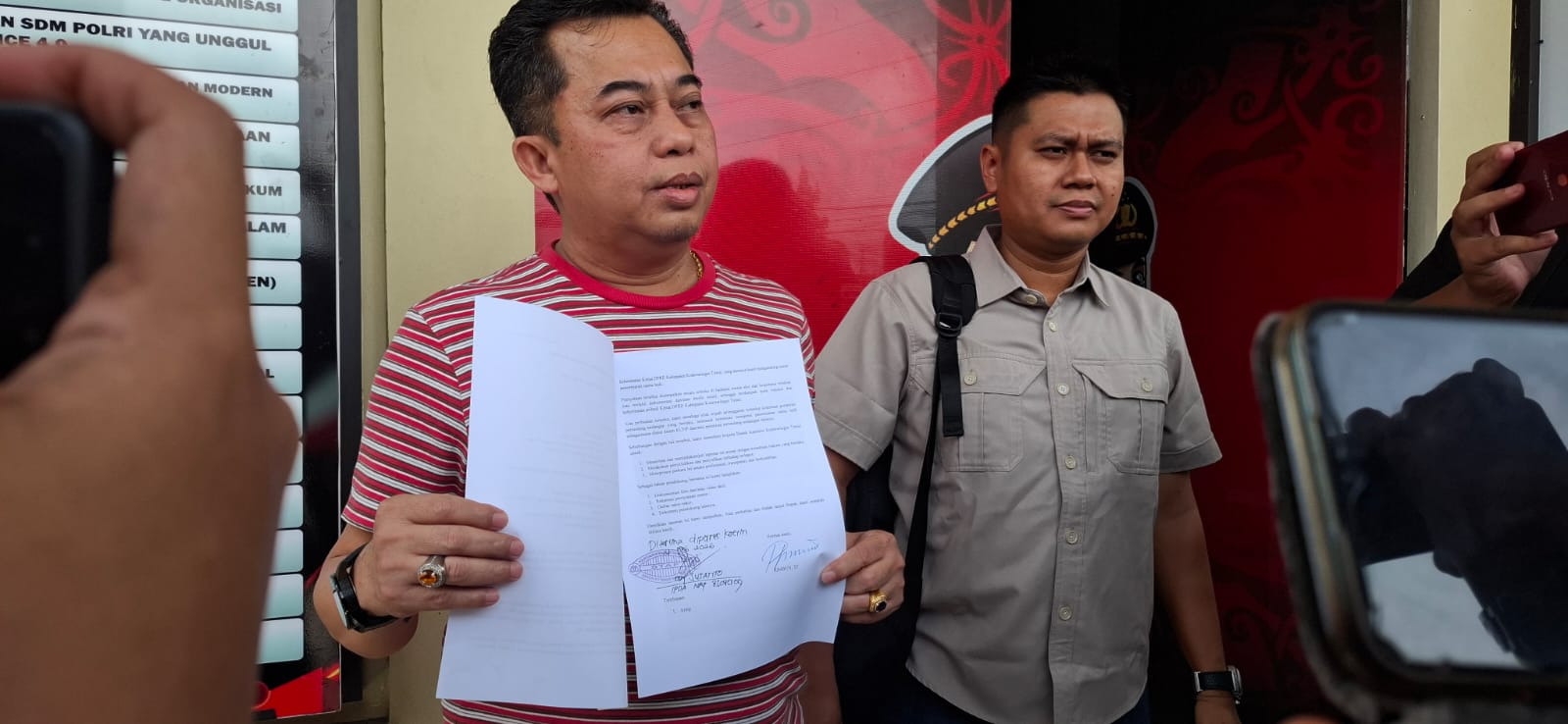 Ketua DPRD Kotim, Rimbun saat di Mapolres Kotim