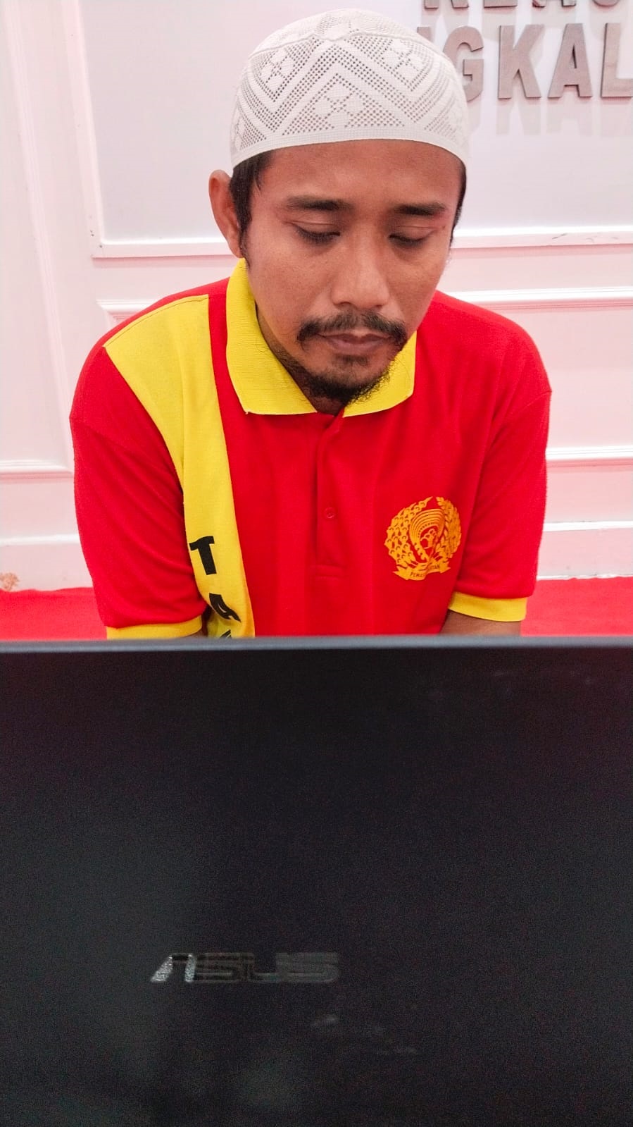 Terdakwa Imam Safi&rsquo;i menjalani sidang perdana atas kasus kepemilikan dan pengangkutan sabu seberat lebih dari 2 kilogram