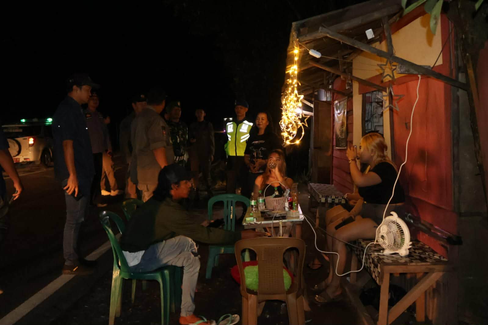 Masih ditemukan penjualan minuman beralkohol saat tim gabungan Pemkot Palangka Raya menggelar patroli di sejumlah THM, caf&eacute;, karaoke dan rumah billiar, Sabtu (21/2) malam- Minggu (22/2) dini hari.
