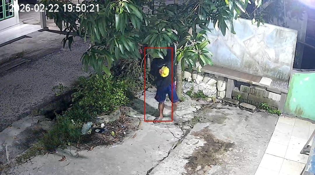 Maling mangga beraksi beraksi di Jalan Tinjau 4, Kecamatan Baamang, Minggu malam (22/2/2026).