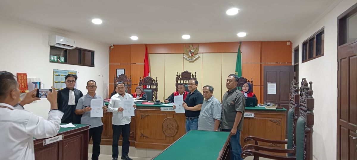 BERDAMAI: Perkara pencurian sawit diselesaikan melalui mekanisme restorative justice (RJ) di Pengadilan Negeri Sampit. 