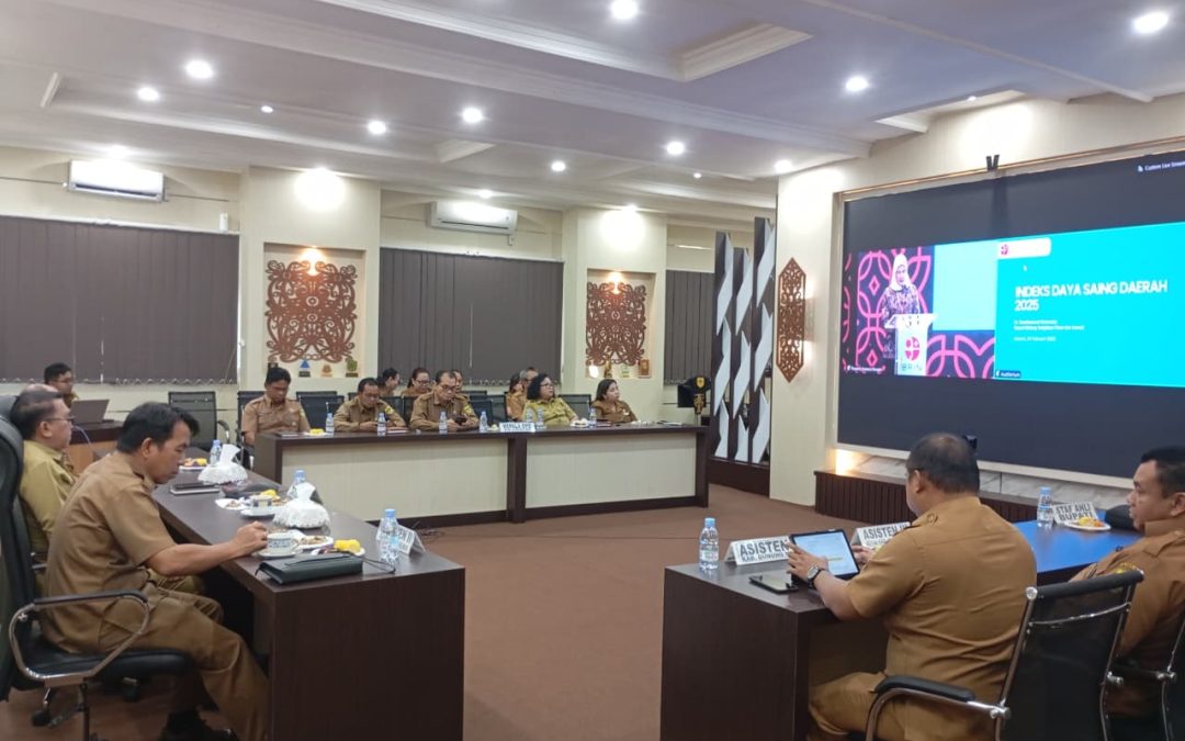 Sejumlah pihak mengikuti rilis IDSD 2025  melalui zoom meeting yang digelar BRIN di ruang rapat lantai 1 kantor Bupati Gumas, Selasa (24/2).    