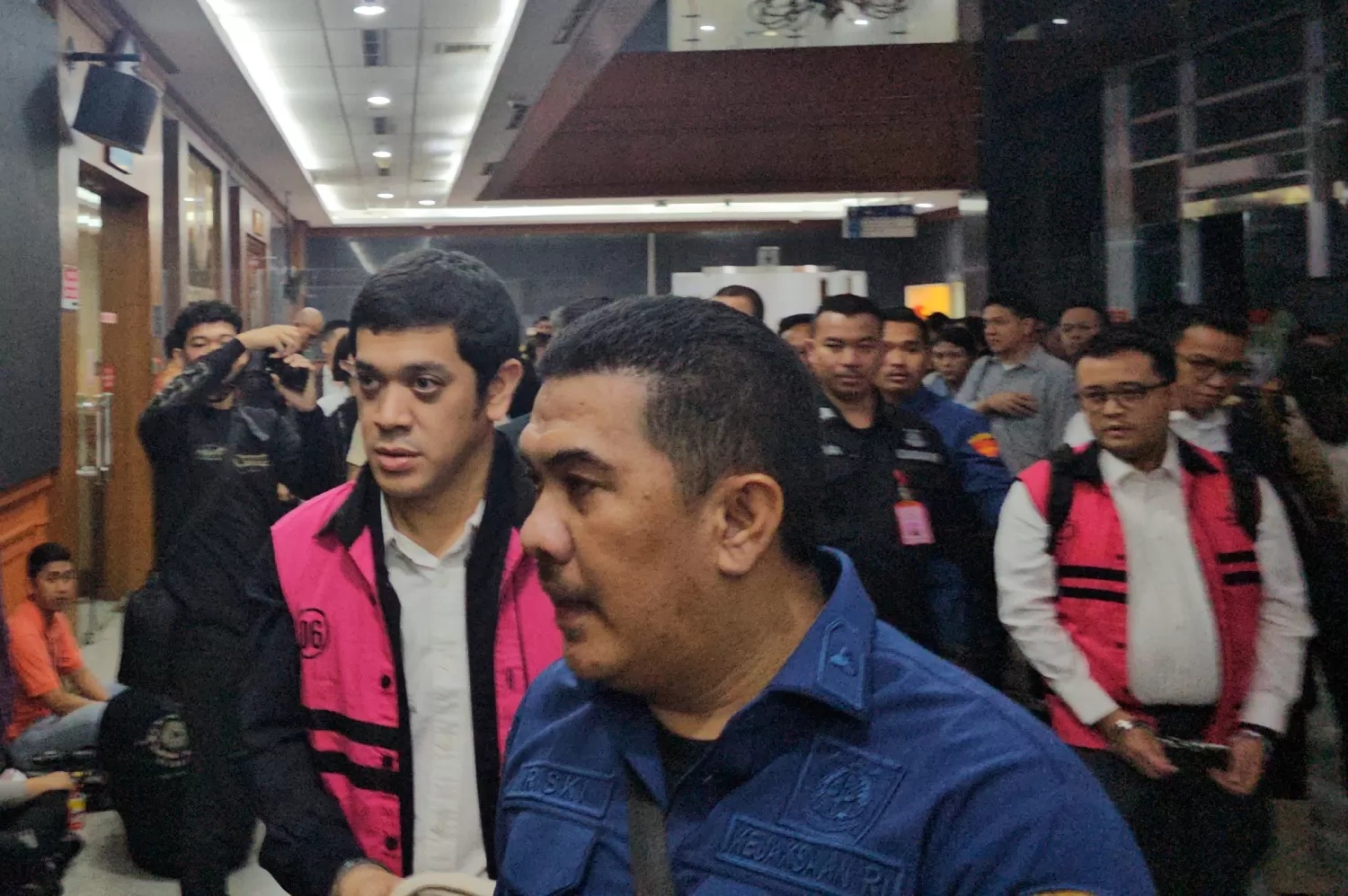 Beneficial owner PT Orbit Terminal Merak Kerry Adrianto Riza yang juga putra Riza Chalid menjalani sidang pembacaan pleidoi di Pengadilan Tipikor Jakpus, Kamis (19/2). (Muhamad Ridwan/JawaPos.com)