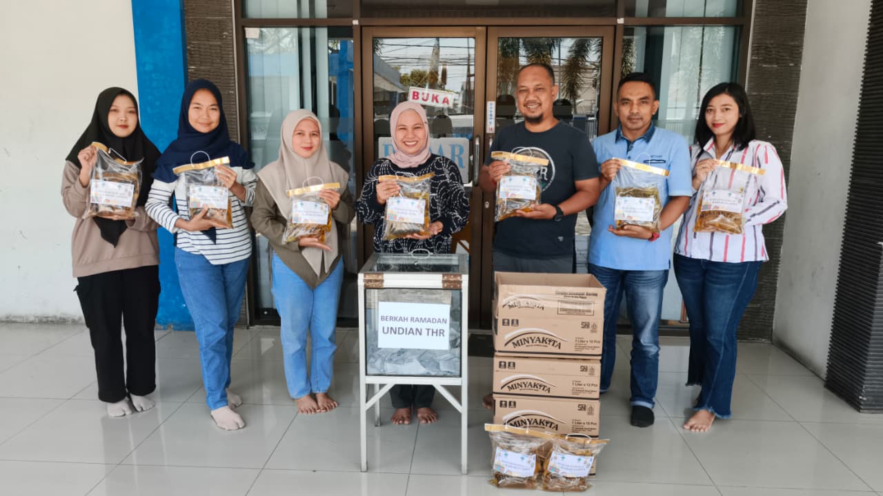 THR RADAR SAMPIT: Pengundian 10 pemenang program Berkah Ramadan (Heny/Radar Sampit)