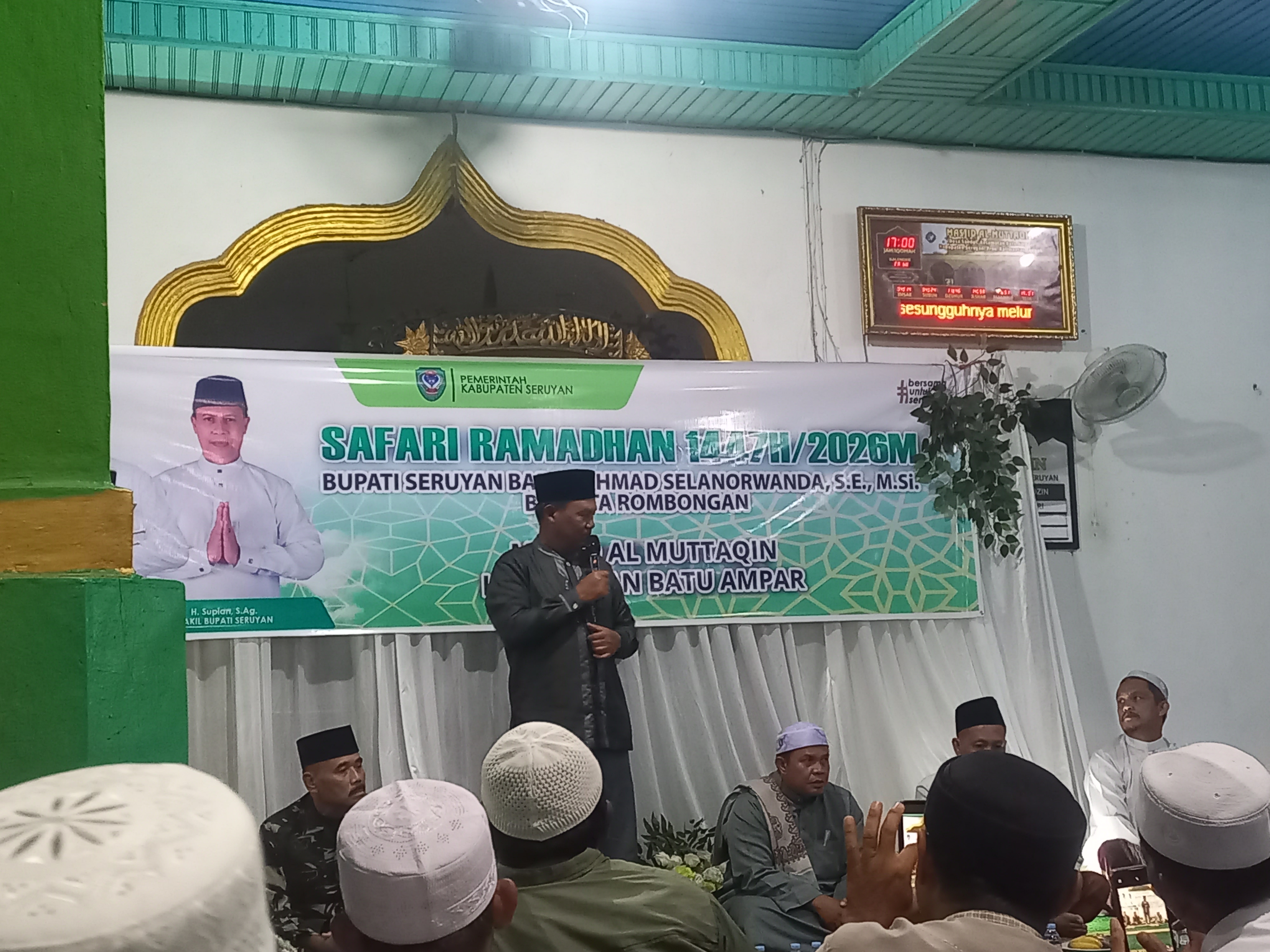 : Bupati Seruyan saat berbicara di depan warga saat menggelar safari Ramadan 1447 Hijriah, baru-baru tadi.