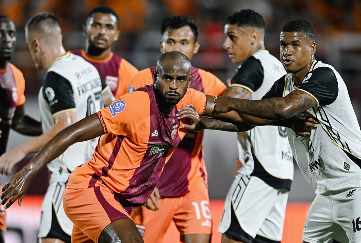 Pertemuan pemain Persija Jakarta dan Borneo FC di Super League 2025 lalu.