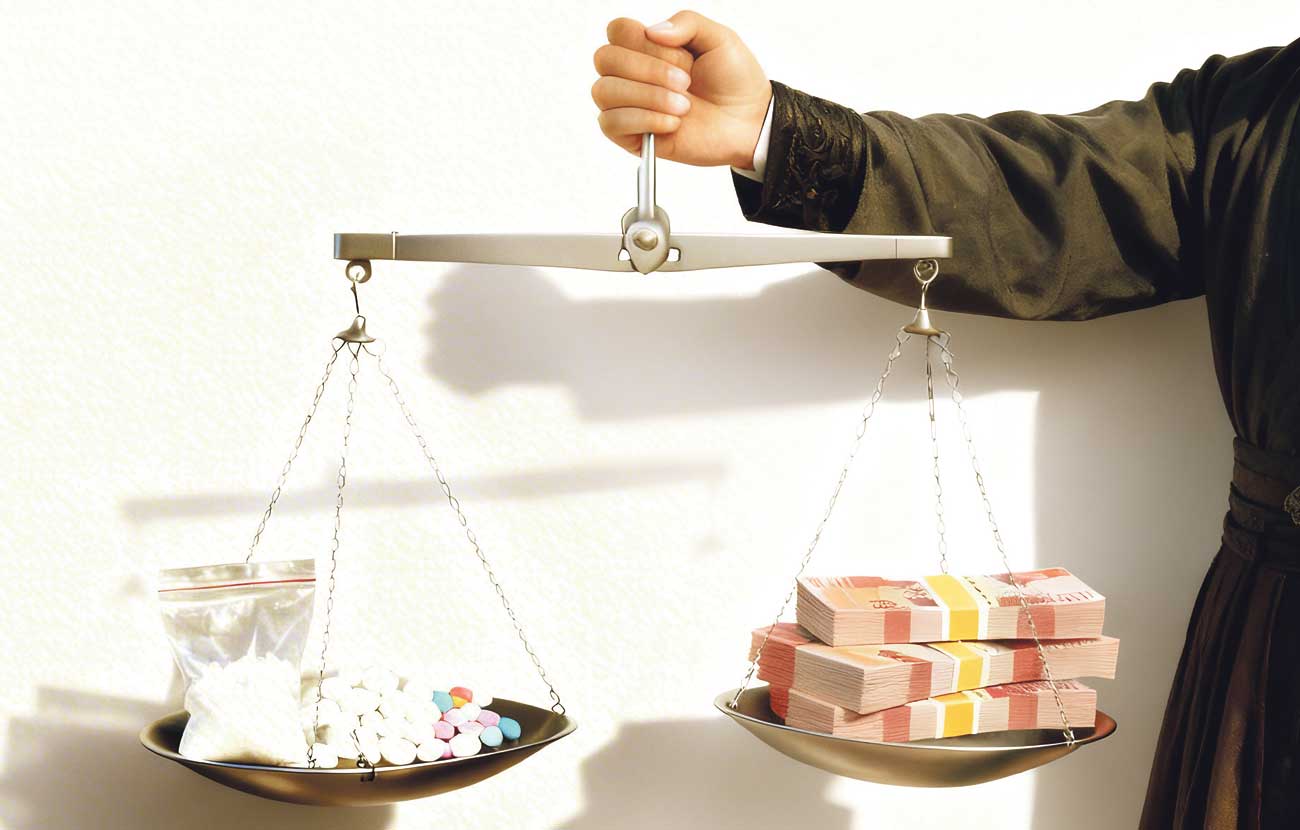 Ilustrasi 1 kilogram narkoba dan puluhan butir ekstasi, setara dengan uang Rp 600juta lebih