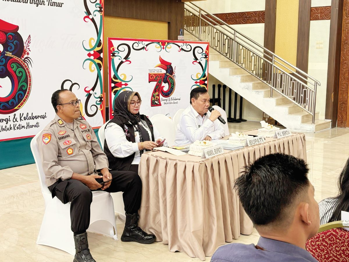 VIRTUAL: Pemkab Kotim mengikuti rapat sosialisasi implementasi pelaksanaan KHBS yang digelar Pemprov Kalteng secara virtual dari aula rumah jabatan Bupati Kotim, Rabu (25/2/2026) lalu. 