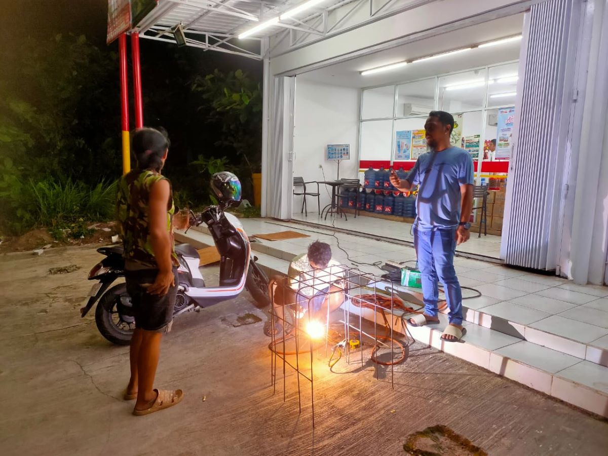 Rangka besi untuk pengamanan brankas 