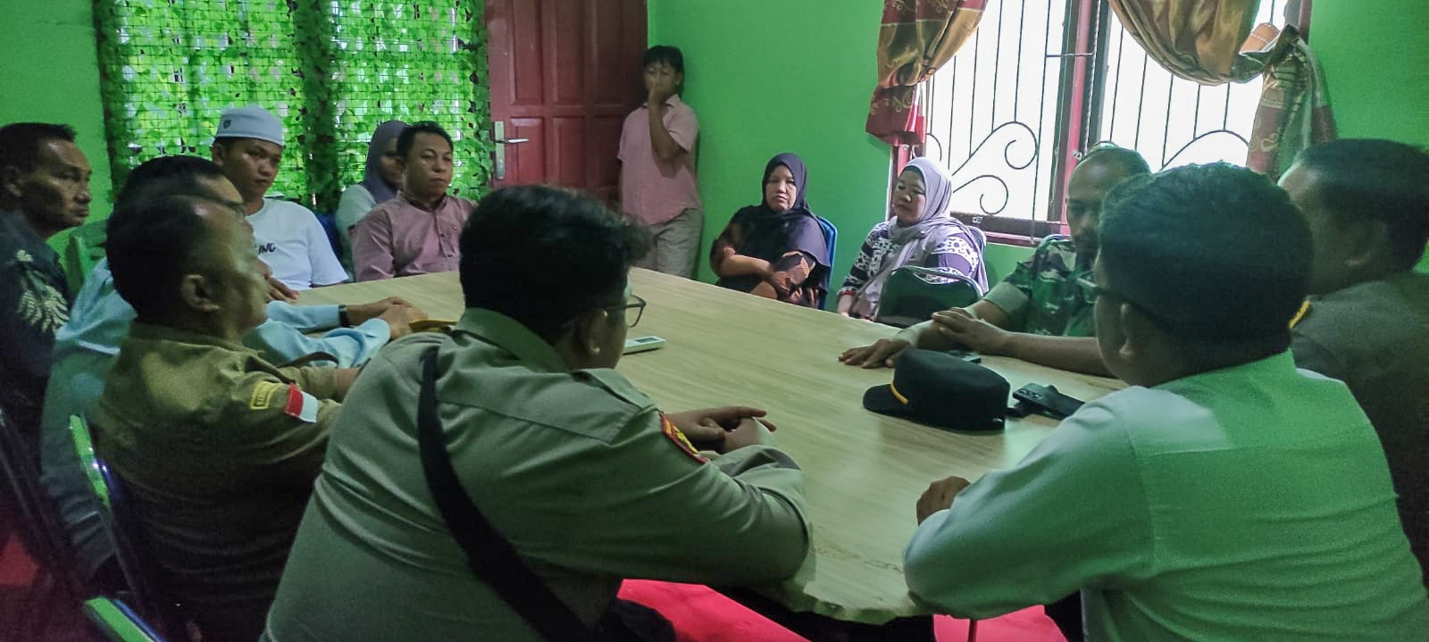 Rapat koordinasi yang digelar di aula Kantor Desa Tabiku, Kecamatan Seruyan Raya, Kamis (5/3).
