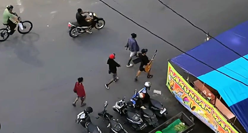 Sekelompok pengamen yang meresahkan warga sesaat sebelum beraksi, hingga akhirnya diamankan Satpol PP Kotim. (Satpol PP Kotim)