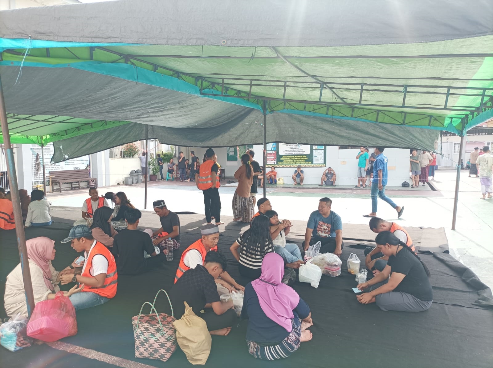 Kunjungan pada jam besuk di Lapas Kelas IIB Sampit, Jumat (6/3).