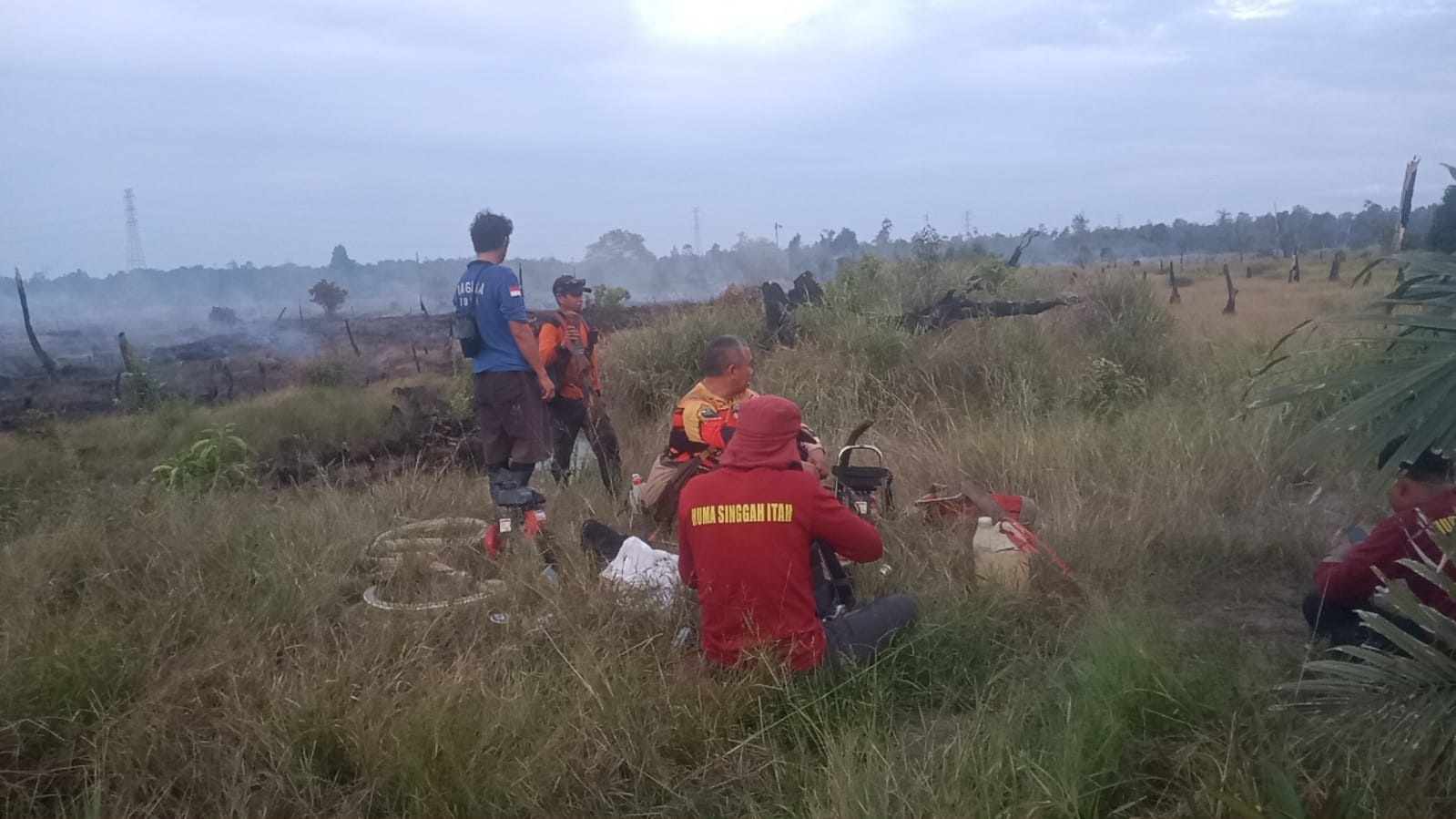 Upaya Penanganan Karhutla di areal kebn sawit di Kecamatan Kotawaringin Lama, Senin (9/3)