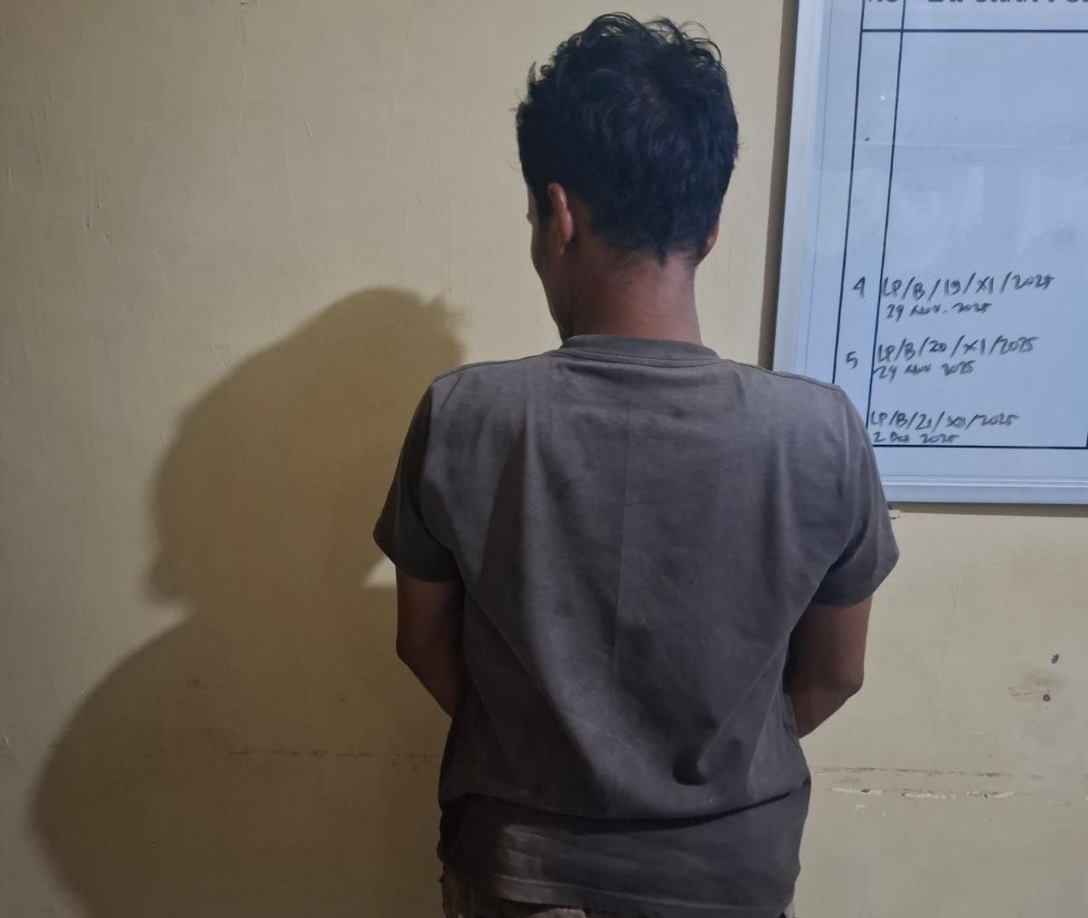 GARONG SAWIT : Satu pelaku pencuri buah sawit perusahaan di Kecamatan Antang Kalang, Kotim, dibekuk polisi.  
