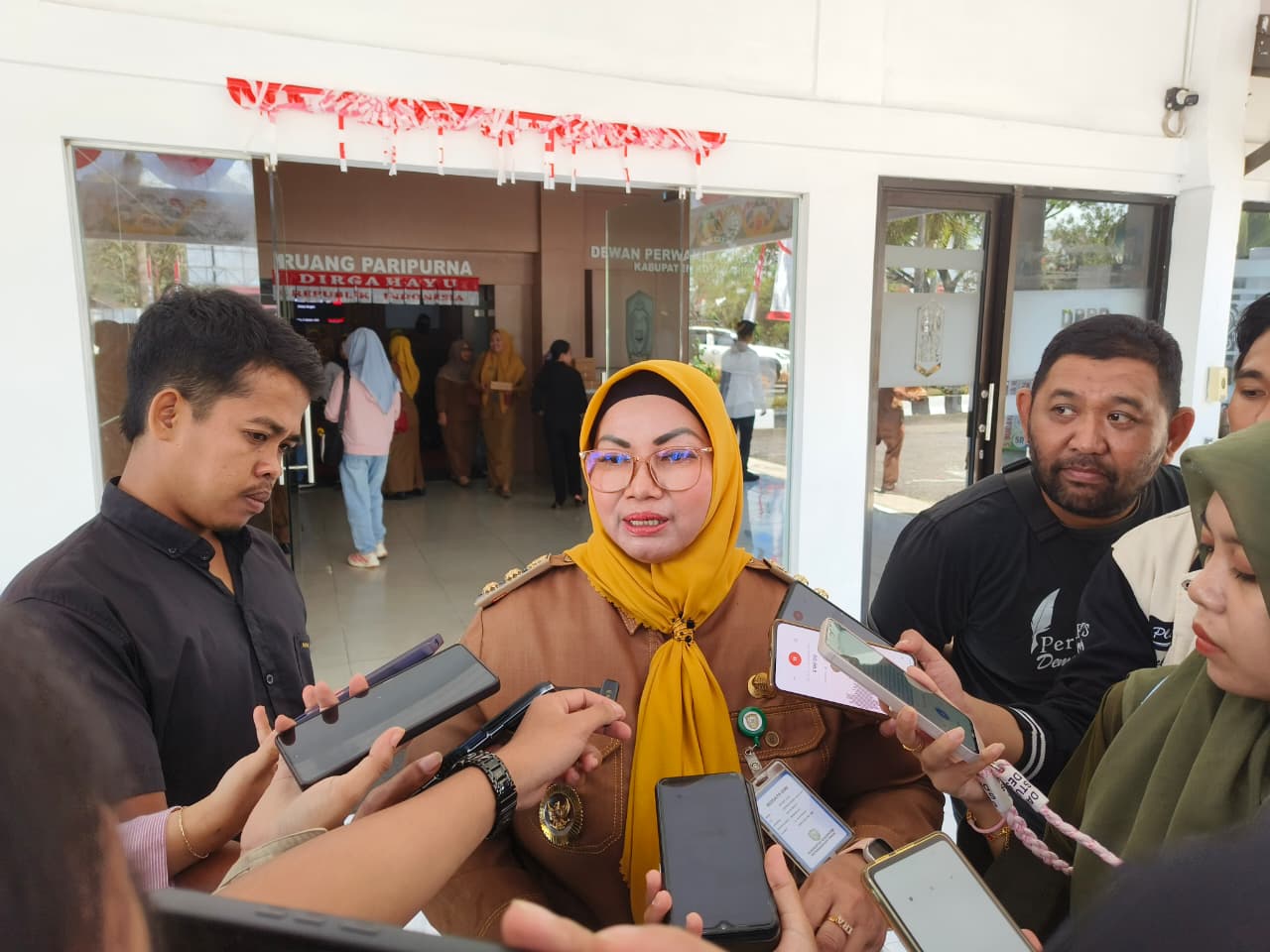 Wakil Bupati Kotawaringin Timur, Irawati, menegaskan pemerintah daerah berkomitmen mendukung implementasi program tersebut melalui penguatan pendataan dan pengawasan.  (Akbar/Radar Sampit)