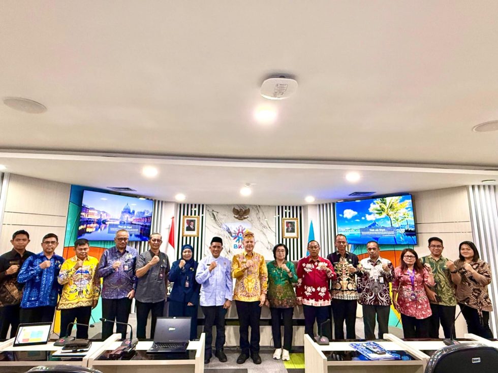 Sejumlah pihak berfoto bersama usai kegiatan ekspose manajemen talenta ASN, Jumat (6/3) lalu.   