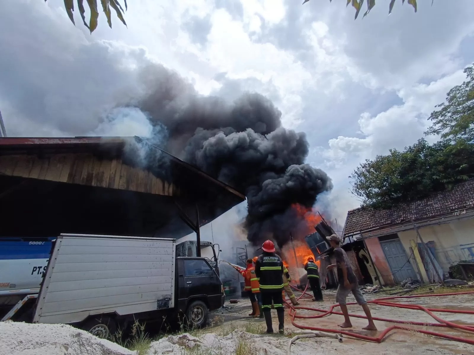 Salah satu kejadian kebakaran di Sampit Kabupaten Kotim beberapa waktu lalu. (Dok. Usay Nor Rahmad/Radar Sampit)