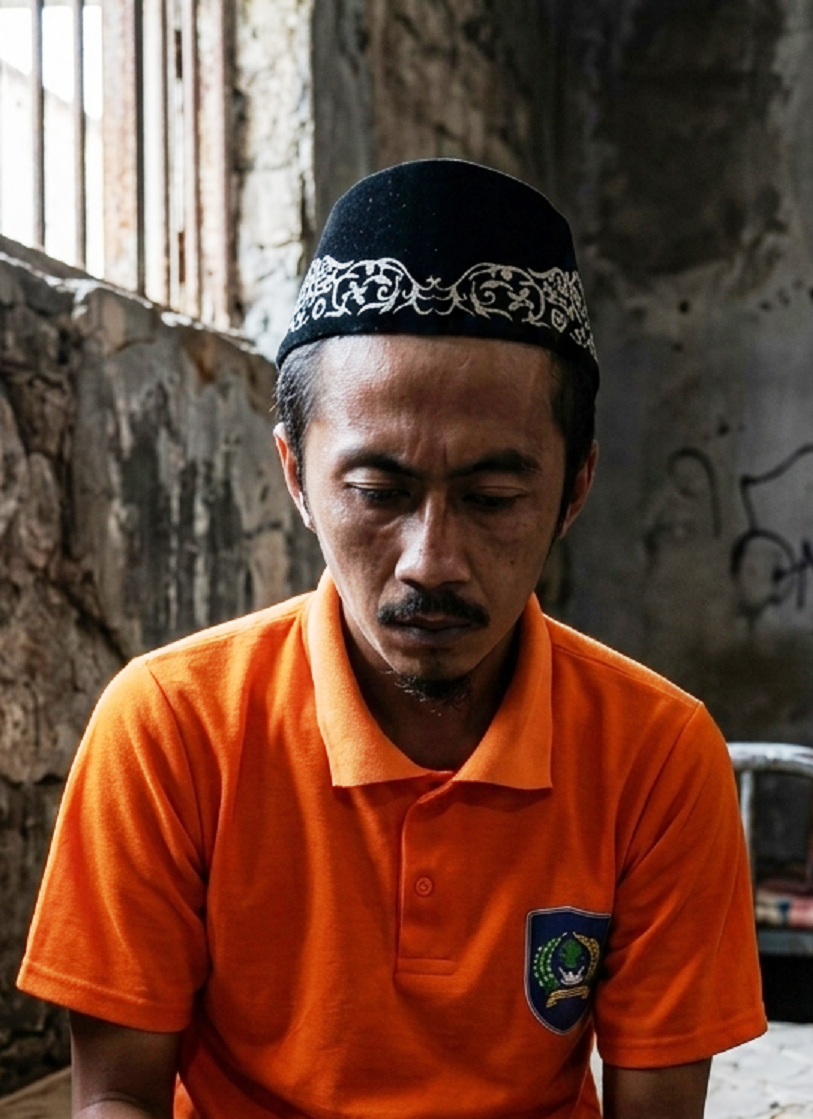 Samsuden alias Ajis (30), saat mengikuti sidang vonis dirinya, di PN Nanga Bulik.