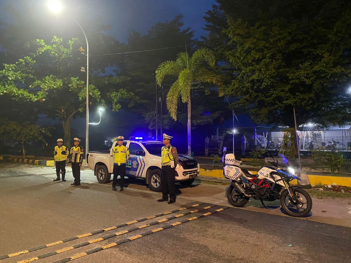 PATROLI : Satuan Lalu Lintas (Satlantas) Polresta Palangka Raya melaksanakan patroli di sejumlah ruas jalan utama di Kota Palangka Raya. FOTO: IST/RADAR SAMPIT